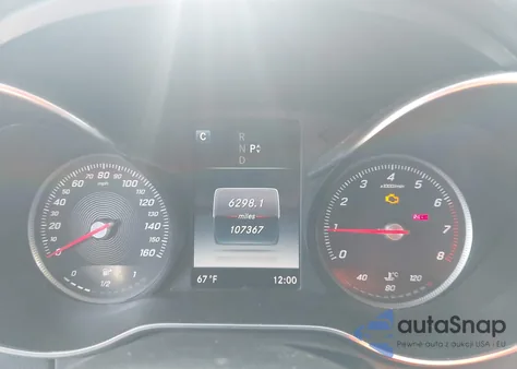 2016 Mercedes-Benz C 300 4Matic z USA, uszkodzony, nr VIN 55SWF4KB7GU174978